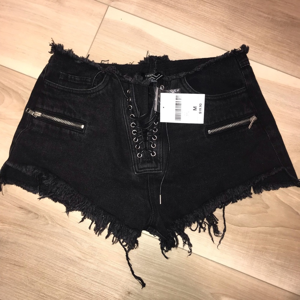 NWOT Forever21 Black Ripped shorts